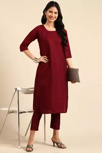 women's scoop neck solid burgundy straight kurta and trouser