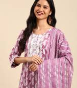 Showoff women's scoop neck paisley batik lavender straight kurta and trouser with dupatta