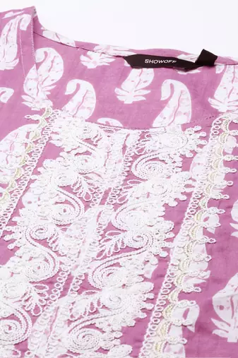 Showoff women's scoop neck paisley batik lavender straight kurta and trouser with dupatta