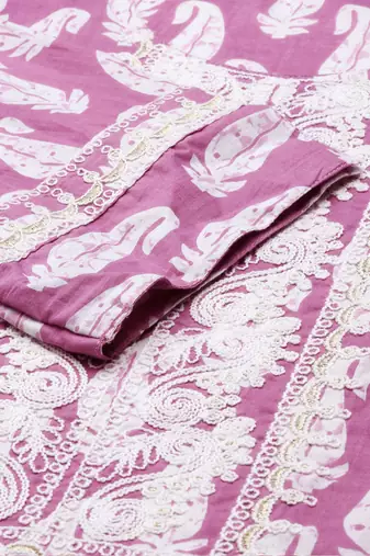 Showoff women's scoop neck paisley batik lavender straight kurta and trouser with dupatta
