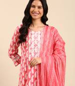 Showoff women's scoop neck paisley batik pink straight kurta and trouser with dupatta