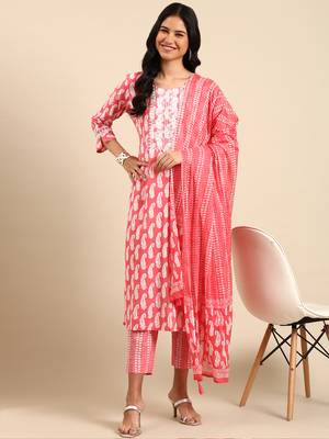 Showoff women's scoop neck paisley batik pink straight kurta and trouser with dupatta 5