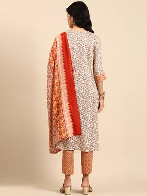 Showoff women's scoop neck floral block print peach straight kurta and trouser with dupatta 4