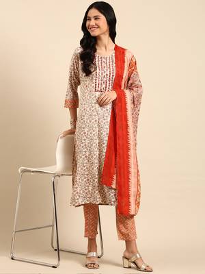 Showoff women's scoop neck floral block print peach straight kurta and trouser with dupatta 5