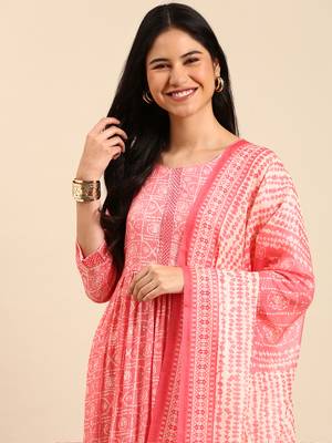 women's scoop neck bandhani coral anarkali kurta and trouser with dupatta 1