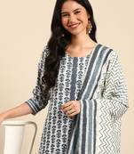Showoff women's scoop neck paisley block print teal straight kurta and trouser with dupatta