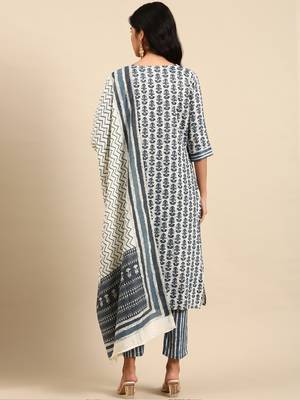 Showoff women's scoop neck paisley block print teal straight kurta and trouser with dupatta 4
