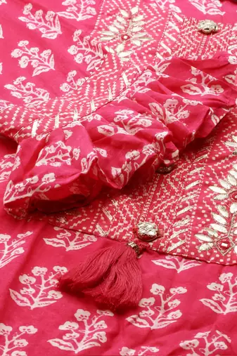 Showoff women's scoop neck ethnic motifs block print pink straight kurta and trouser with dupatta