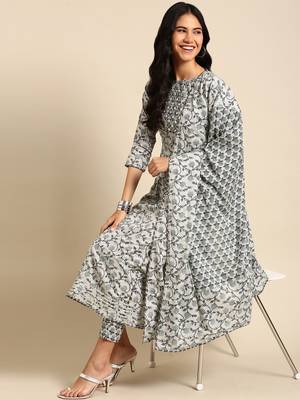 women's scoop neck ethnic motifs block print grey anarkali kurta and trouser with dupatta 5
