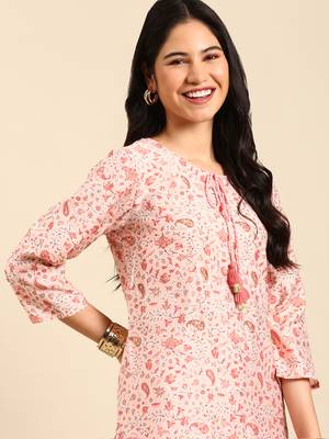 Showoff women's keyhole neck paisley peach straight kurta and trouser 1