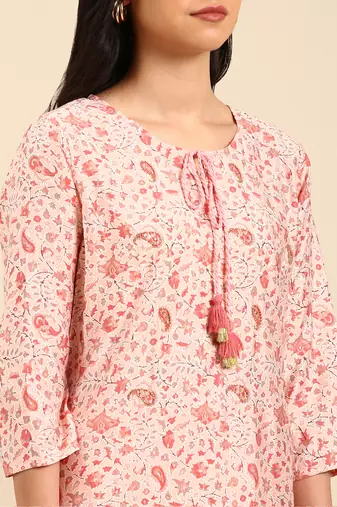 Showoff women's keyhole neck paisley peach straight kurta and trouser