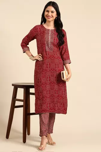 women's scoop neck bandhani maroon straight kurta and trouser