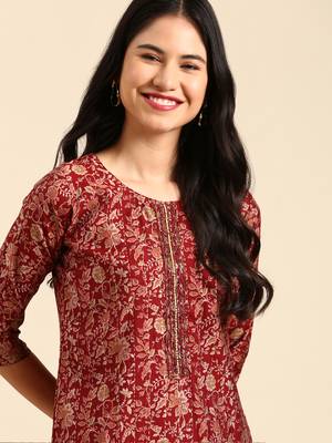 women's scoop neck floral block print maroon straight kurta and trouser 1