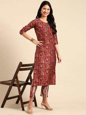 women's scoop neck floral block print maroon straight kurta and trouser 4