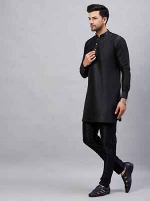 Black And Black Cotton Blend Kurta Pyjama Set 2