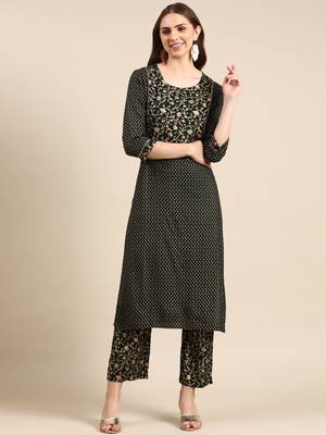 women's round neck ethnic motifs foil print green straight kurta and trouser 1
