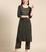 women's round neck ethnic motifs foil print green straight kurta and trouser