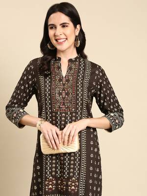 women's mandarin collar ethnic motifs screen print olive straight kurta and sharara 2