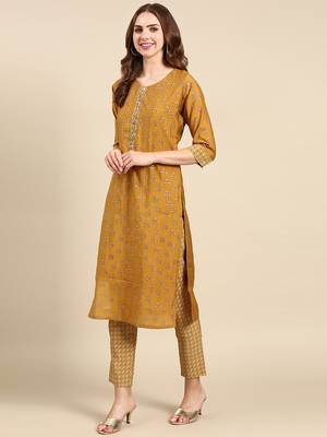 women's round neck ethnic motifs foil print gold straight kurta and trouser 4