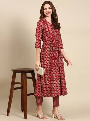 women's round neck ethnic motifs foil print maroon straight kurta and trouser 5