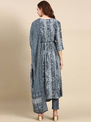 women's round neck abstract foil print grey anarkali kurta and trouser with dupatta 4