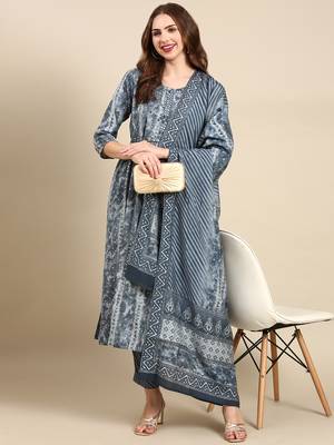 women's round neck abstract foil print grey anarkali kurta and trouser with dupatta 5