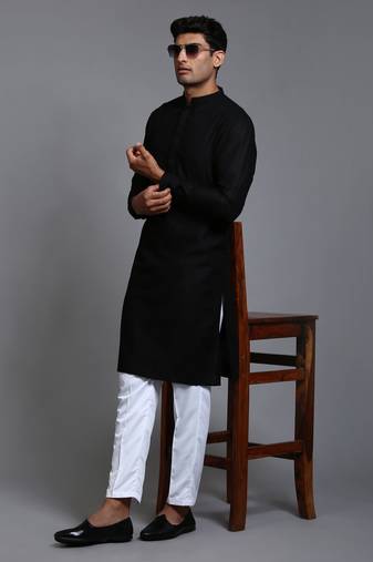 Men'S Black And White Cotton Blend Kurta Pyjama Set