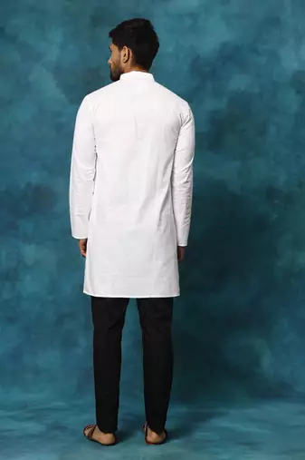 Men'S White And Black Cotton Blend Kurta Pyjama Set