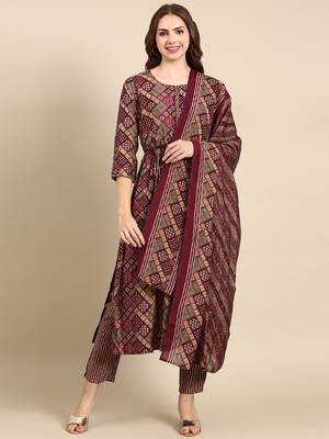 women's round neck geometric violet anarkali kurta and trouser with dupatta 2