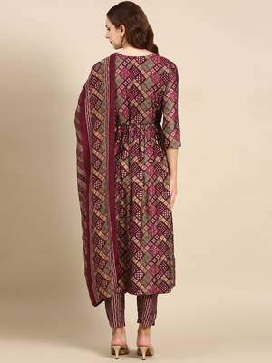 women's round neck geometric violet anarkali kurta and trouser with dupatta 4
