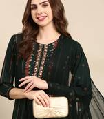 Showoff women's round neck striped foil print green straight kurta and palazzos with dupatta