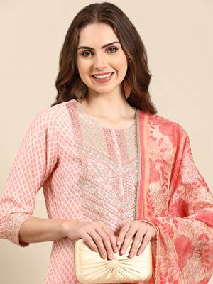 women's round neck geometric coral straight kurta and palazzos with dupatta 1