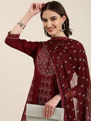 Showoff women's round neck floral maroon anarkali kurta and trouser with dupatta 1