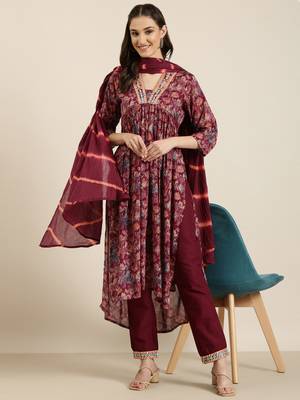 women's v-neck floral foil print magenta a-line kurta and trouser with dupatta 5