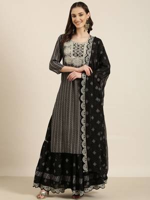 women's round neck chevron black straight kurta and skirt with dupatta 2