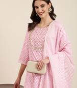 Showoff women's round neck floral pink straight kurta and trouser with dupatta