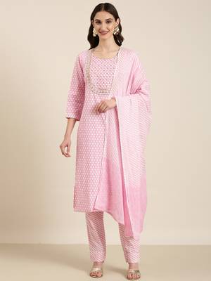 Showoff women's round neck floral pink straight kurta and trouser with dupatta 2