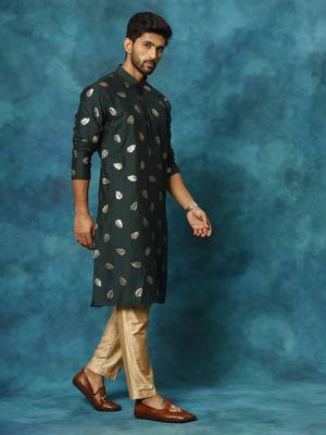 Green And Rose Gold Cotton Blend Kurta Pyjama Set 2