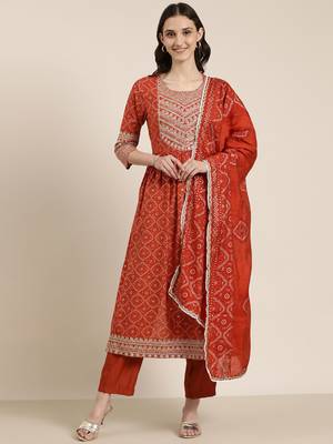 women's round neck bandhani foil print rust a-line kurta and trouser with dupatta 2