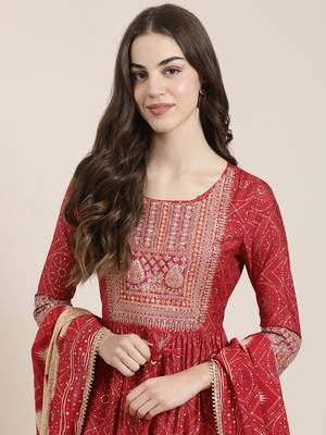 women's round neck bandhani zari pink a-line kurta and trouser with dupatta 1