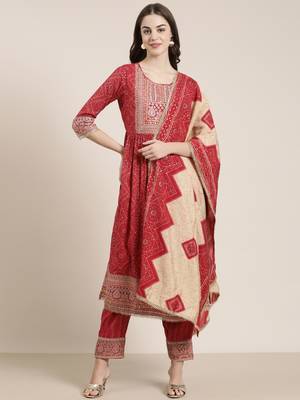 women's round neck bandhani zari pink a-line kurta and trouser with dupatta 2