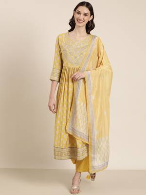 women's round neck floral zari mustard a-line kurta and trouser with dupatta 2