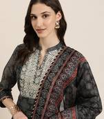 women's mandarin collar bandhani green straight kurta and trouser with dupatta