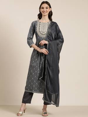 women's round neck floral foil print grey a-line kurta and trouser with dupatta 2