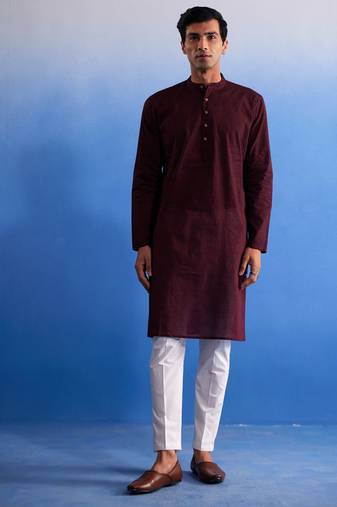 Men'S Maroon And White Pure Cotton Kurta Pyjama Set