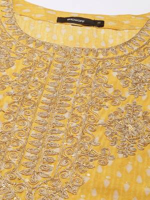 women's round neck geometric foil print yellow straight kurta and trouser with dupatta 3