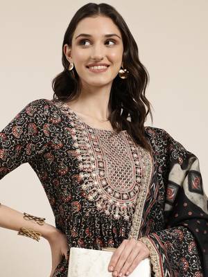 women's round neck floral foil print black a-line kurta and trouser with dupatta 1