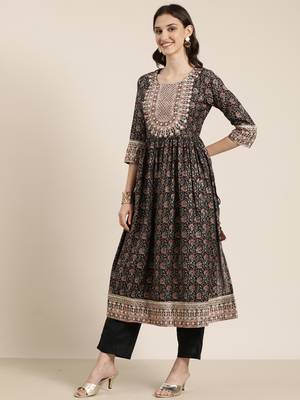 women's round neck floral foil print black a-line kurta and trouser with dupatta 4
