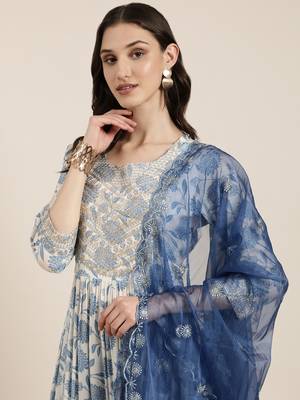 women's round neck floral zari cream a-line kurta and trouser with dupatta 1
