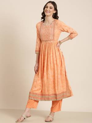 women's round neck bandhani zari peach anarkali kurta and trouser with dupatta 4